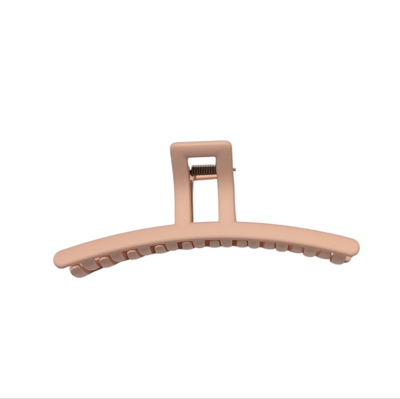 🍁 3/$15 Boutique Claw Hair Clip - Picture 3 of 6